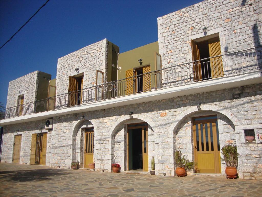 Kafiona Guesthouse Pírgos Dhiroú Bagian luar foto