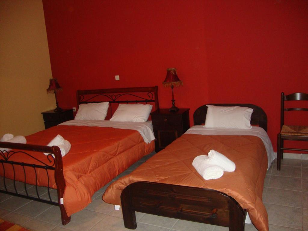 Kafiona Guesthouse Pírgos Dhiroú Ruang foto