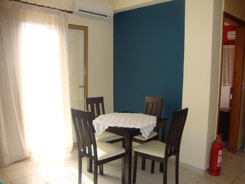 Kafiona Guesthouse Pírgos Dhiroú Bagian luar foto
